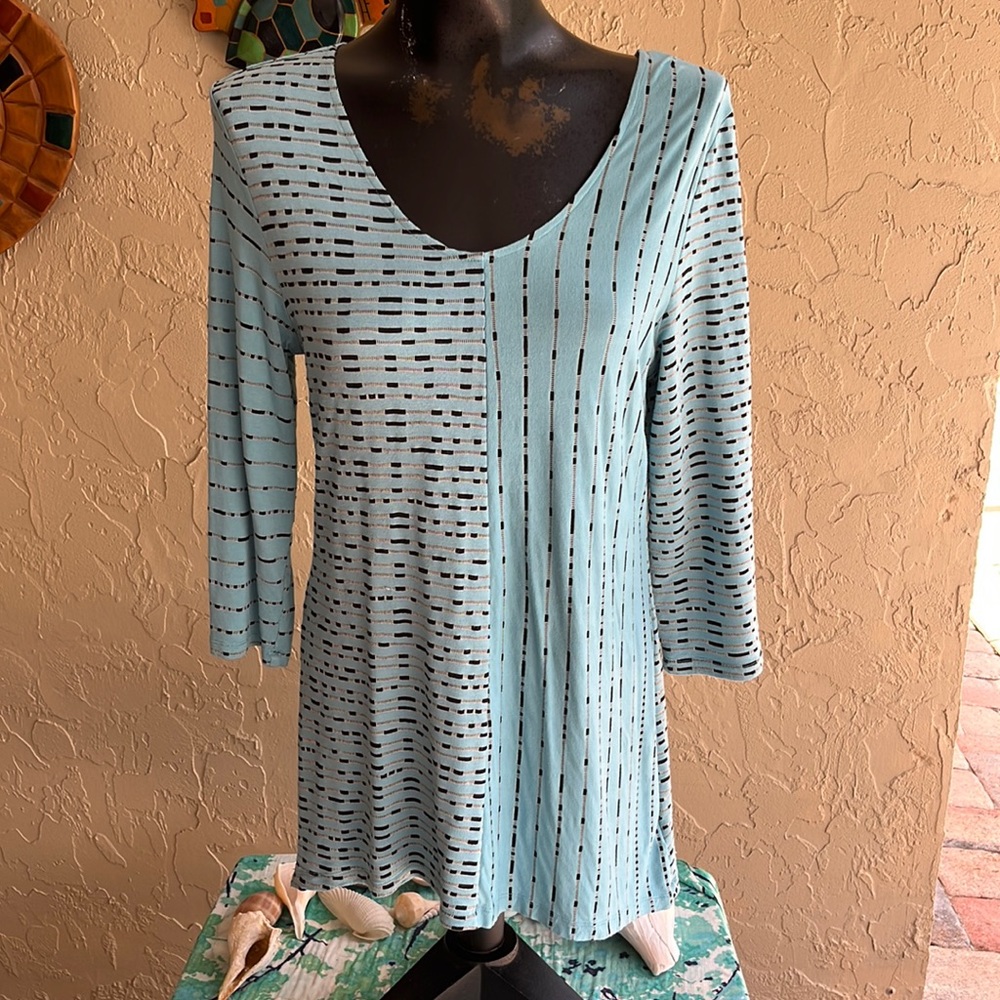 Habitat Scooped Neck 3/4” sleeve High/Low Top- Sz. Small